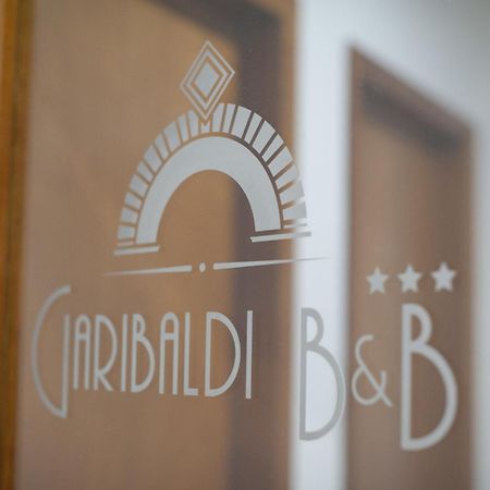Garibaldi R&B Bed & Breakfast Messina Bagian luar foto