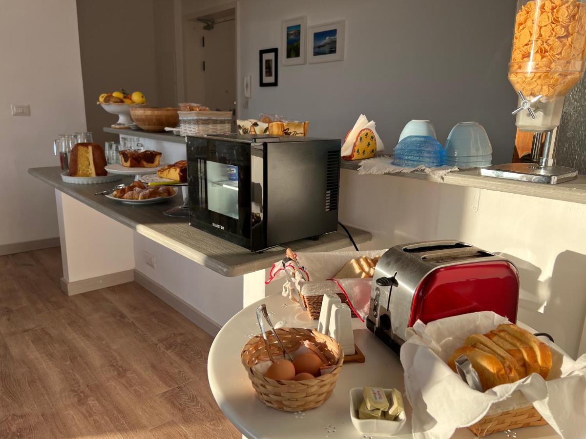 Garibaldi R&B Bed & Breakfast Messina Bagian luar foto