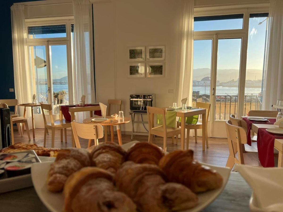 Garibaldi R&B Bed & Breakfast Messina Bagian luar foto