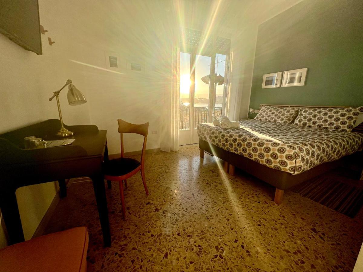 Garibaldi R&B Bed & Breakfast Messina Bagian luar foto