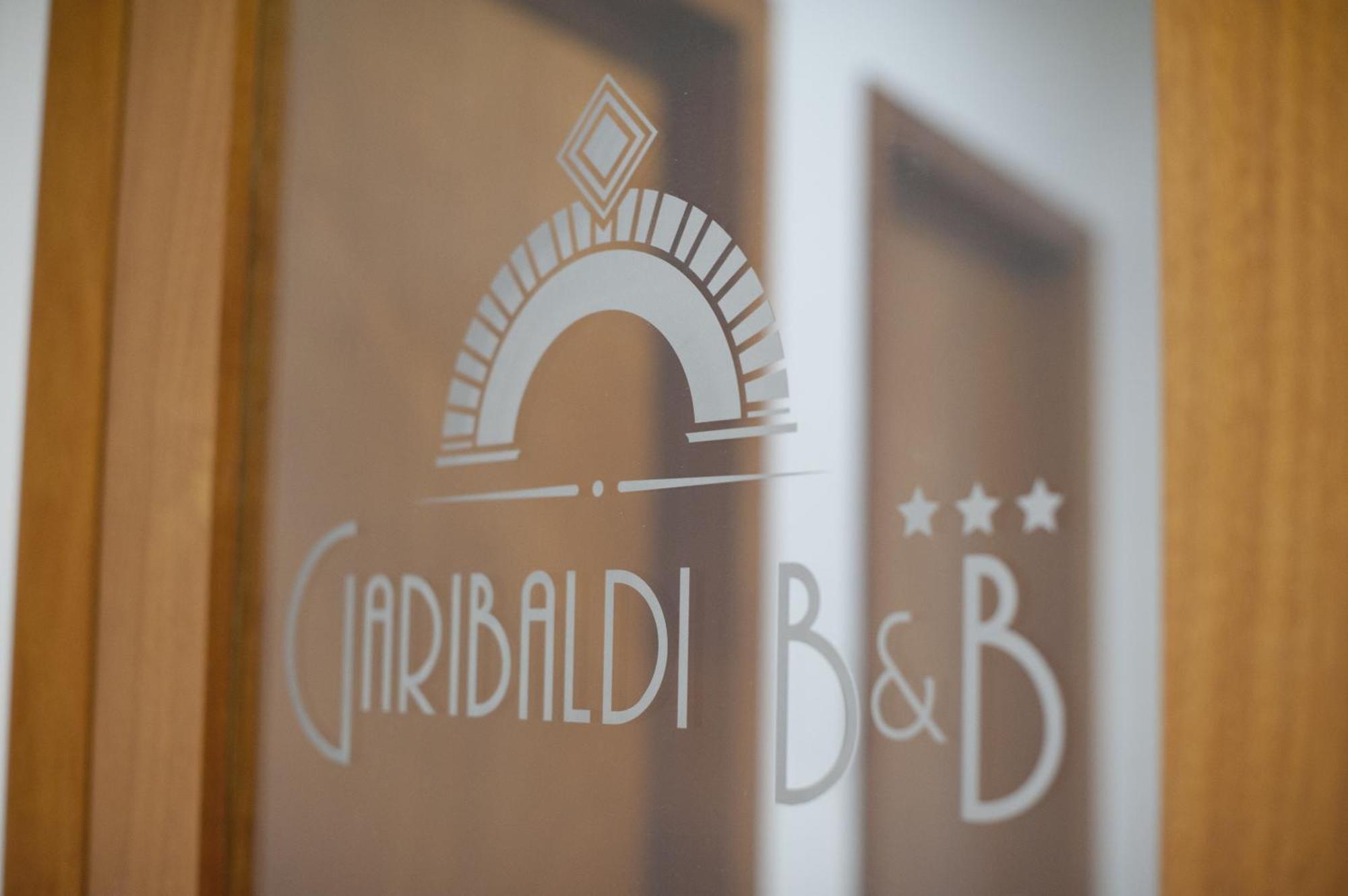 Garibaldi R&B Bed & Breakfast Messina Bagian luar foto