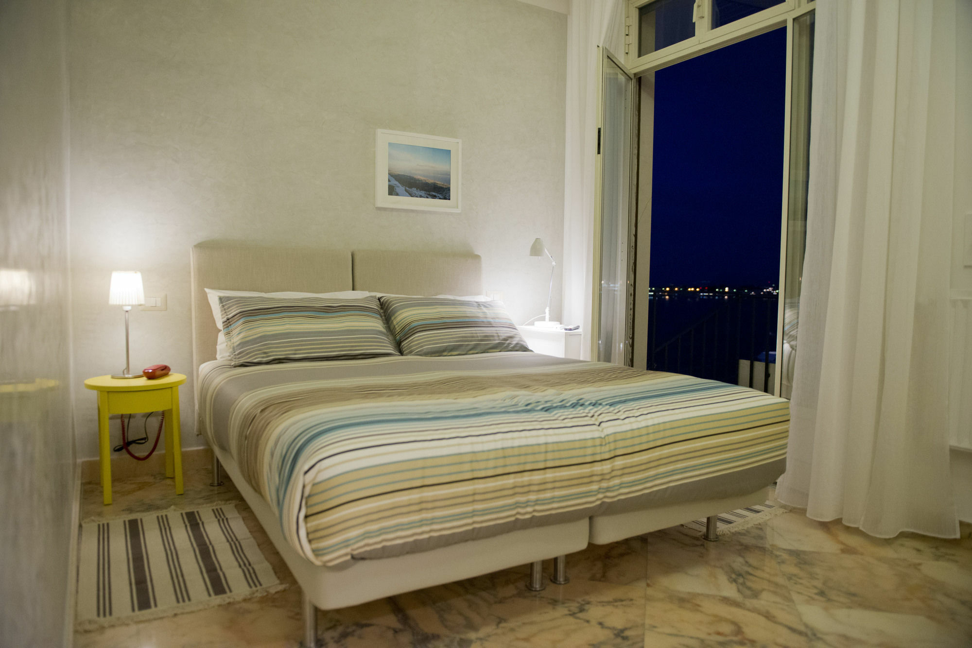 Garibaldi R&B Bed & Breakfast Messina Bagian luar foto