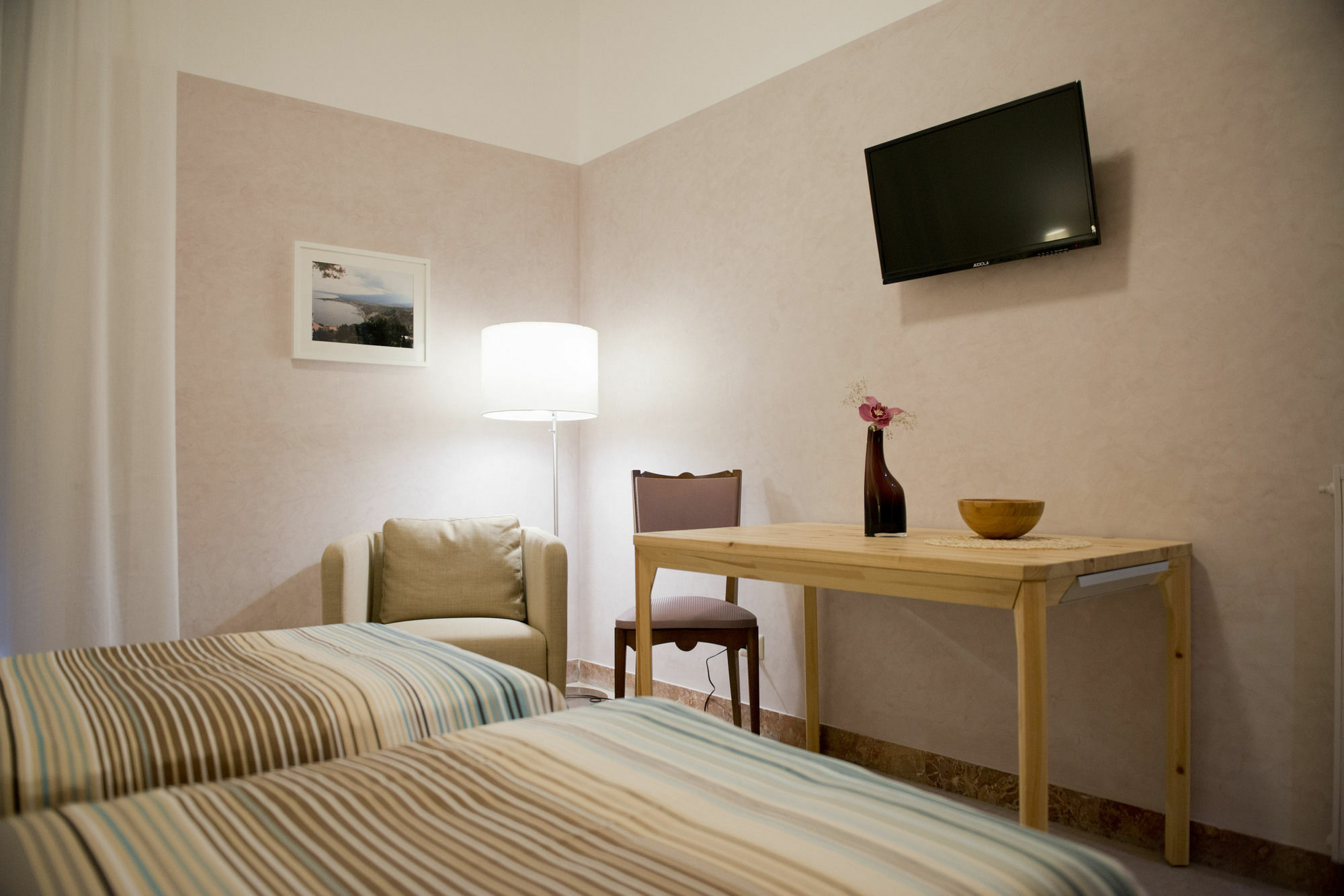 Garibaldi R&B Bed & Breakfast Messina Bagian luar foto